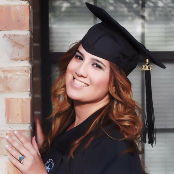 Meet your Posher, Nikki! ❤😍🥰 - Picture 3 of 4